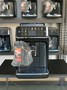 Кофемашина Philips LatteGo 5500,состояние идеальное ,новый молочник